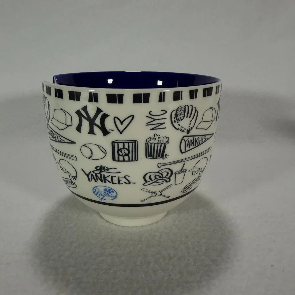 New York Yankees Ramen Bowl Set of 2 32 oz Ceramic with Chopsticks MLB NY NIB